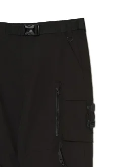 Czarne spodnie loose z paskiem