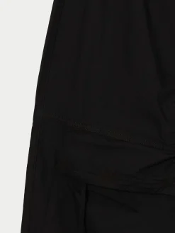 Czarne spodnie z kieszeniami cargo