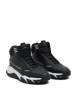 Czarne wysokie sneakersy na zimę