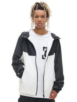 Czarno-biała kurtka z kapturem