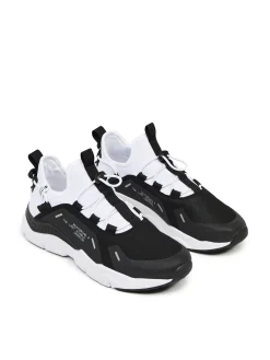 Czarno-białe sneakersy z odblaskowymi detalami