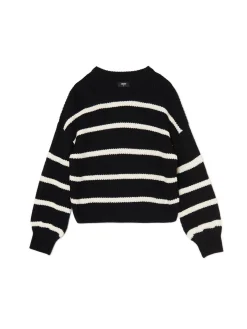 Czarno-biały sweter z szerokim rękawem