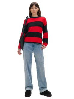 Czarno-czerwony sweter w paski