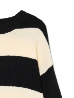 Czarno-kremowy sweter w paski