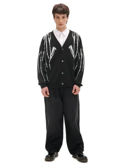 Czarny kardigan z motywem kości