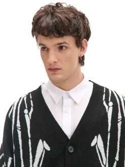 Czarny kardigan z motywem kości