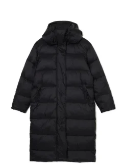 Czarny pikowany płaszcz z kapturem