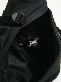 Czarny plecak crossbody