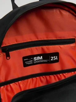 Czarny pojemny plecak