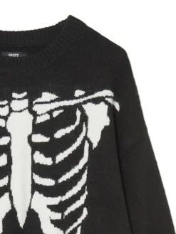 Czarny sweter z kontrastowym nadrukiem