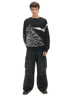 Czarny sweter z pająkiem