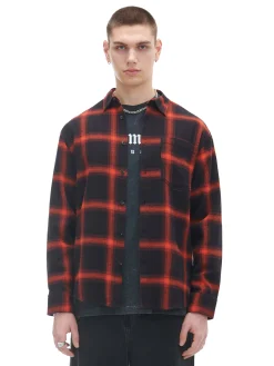 Czerwona flanelowa koszula w kratę