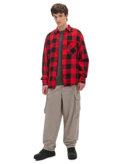 Czerwona koszula w kratę