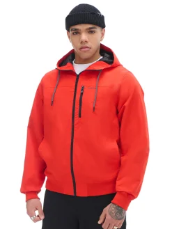 Czerwona kurtka z kapturem