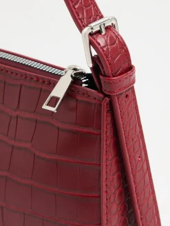 Czerwona torebka z imitacji skóry