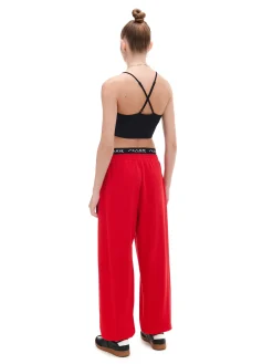 Czerwone dresowe joggery