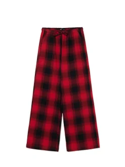 Czerwone spodnie w kratę