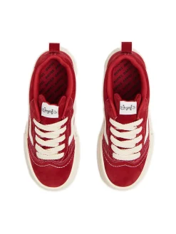 Czerwone sportowe buty