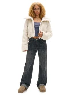 Dwustronna beżowa kurtka puffer