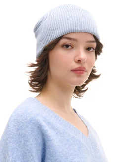 Gładki jasnoniebieski sweter