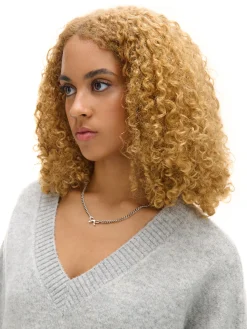 Gładki jasnoszary sweter