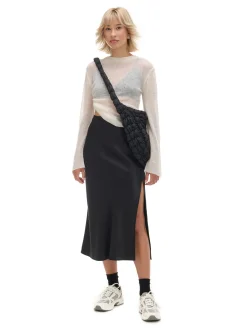 Gładki kremowy sweter