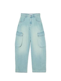 Jasne jeansy skater z efektem sprania