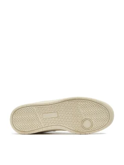 Jasne sportowe sneakersy