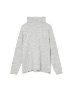 Jasnoszary sweter z golfem