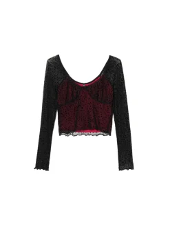 Koronkowa bluzka z dekoracyjnym wykończeniem