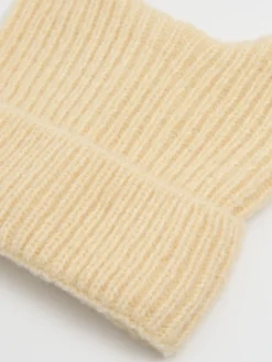 Kremowa czapka z kocimi uszkami