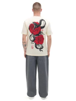 Kremowa koszulka z nadrukiem czerwonych róż