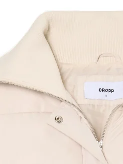 Kremowa pikowana kurtka bomber