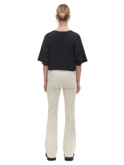 Kremowe spodnie flare