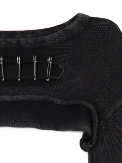 Krótki sweter z agrafkami