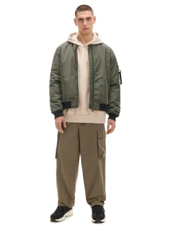 Kurtka bomberka z kieszenią na rękawie