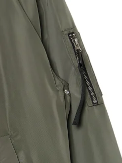 Kurtka bomberka z kieszenią na rękawie