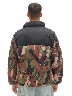 Kurtka puffer z militarnym nadrukiem