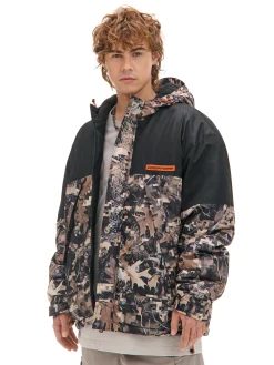 Kurtka z kapturem z jesiennym motywem