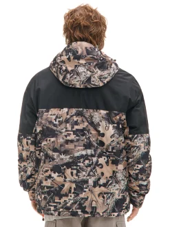 Kurtka z kapturem z jesiennym motywem