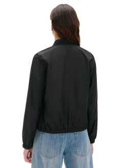 Lekka czarna bomberka