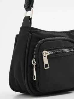 Mała czarna torebka crossbody