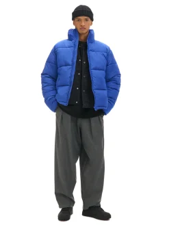 Niebieska kurtka puffer ze stójką