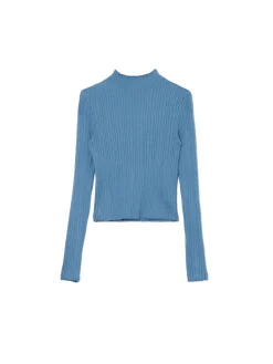 Niebieski sweter z półgolfem