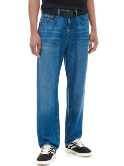 Niebieskie jeansy relaxed