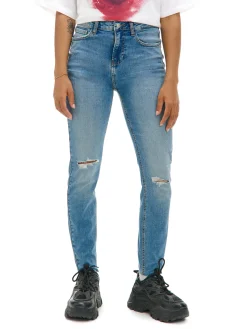 Niebieskie jeansy skinny z przetarciami