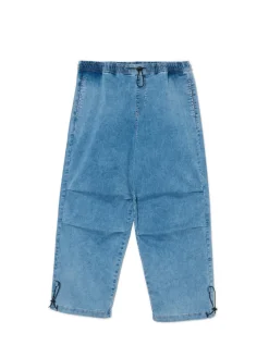 Niebieskie jeansy typu parachute