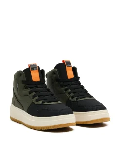 Oliwkowe sneakersy na solidnej podeszwie