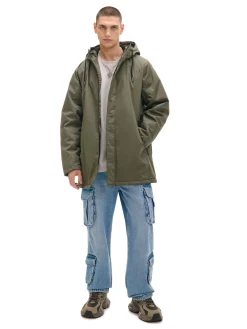 Oliwkowy płaszcz z kapturem