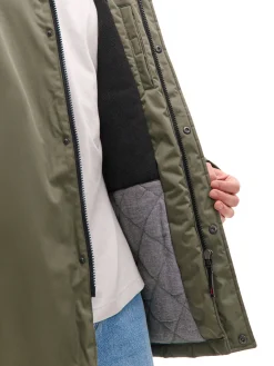 Oliwkowy płaszcz z kapturem